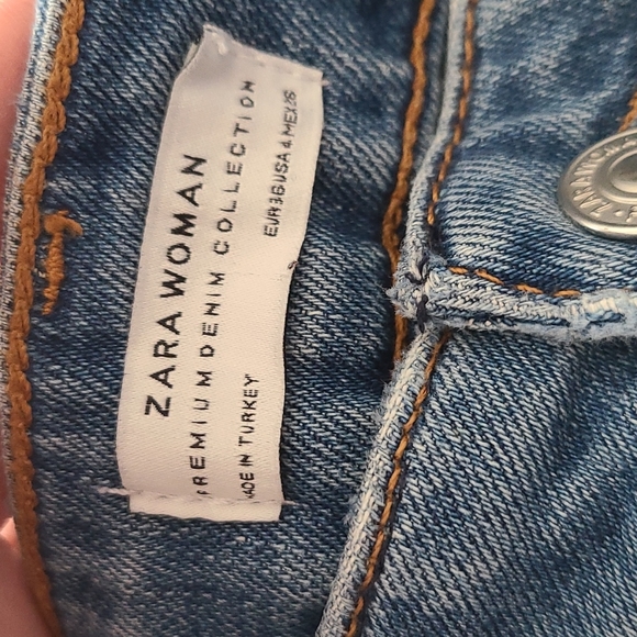 Like new Zara jeans - Picture 2 of 3